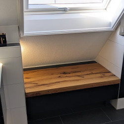 Kundenprojekt: Tischplatte aus Eiche 6 cm stark Rustikal Extrem als Sitzflächen-Fensterbank!